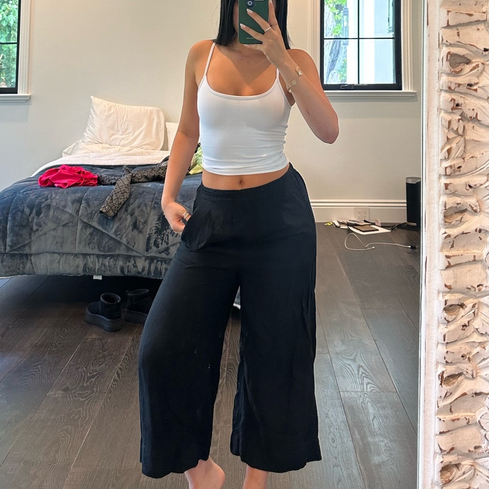 Thrifted black wide leg capris